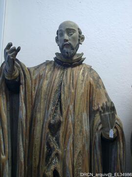 Esculturas em tratamento na oficina da firma Porto - Restauro