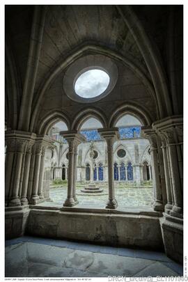 Claustro gótico