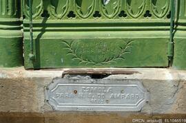 Nicho de Nossa Senhora do Amparo – Caixa de esmolas e marca de fundição