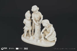 Grupo de três figuras