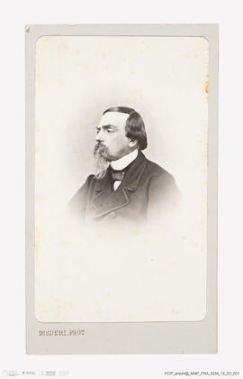 Álbum com retratos de membros das famílias reais europeias