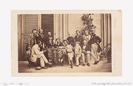 Álbum com retratos de membros das famílias reais europeias