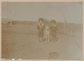 Álbum fotográfico - Passeios no Campo; saltos a cavalo; etc