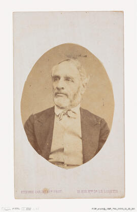 Álbum com retratos de membros das famílias reais