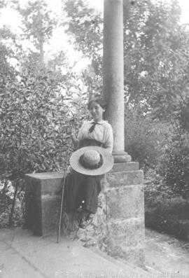 Maria Teresa de Sequeira Barbosa Sottomayor junto à Capela de São Bento