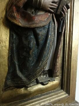 Escultura de alto relevo