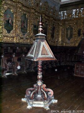Estante coro baixo