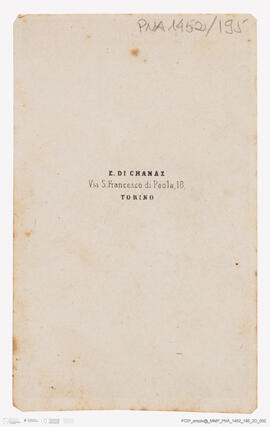 Álbum fotográfico - Álbum de fotografias com retratos de familiares da rainha D. Maria Pia