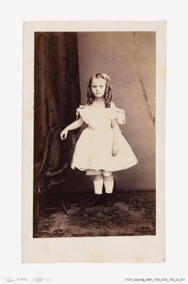 Álbum com retratos de membros das famílias reais europeias