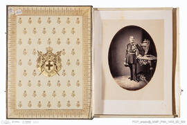 Álbum fotográfico - Álbum com fotografias de oficiais