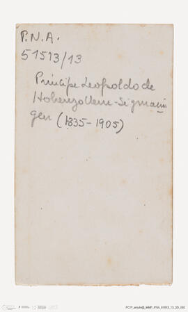 Álbum com retratos de membros das famílias reais