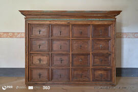 Arcaz em frente à capela do Abade