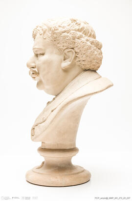 Busto Rafael Bordalo Pinheiro