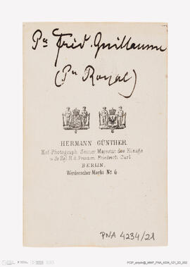 Álbum com retratos de membros das famílias reais europeias