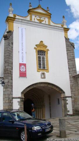 Fachada da igreja de São João Evangelista