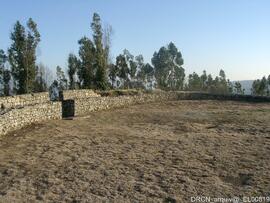 Interior do recinto da acrópole