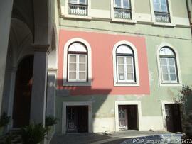 Fachada (vista parcial)