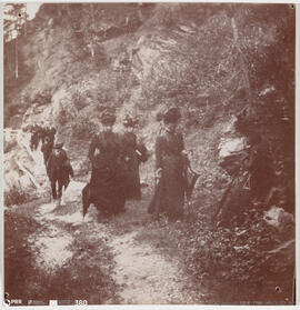 Fotografia - Paisagem / Retrato - Viagens Reais – Gressoney /Grupo em passeio pela montanha