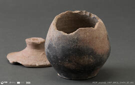 Urna cinerária com testo