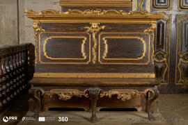 Cadeiral J (Inferior, lado direito, Parede Norte)