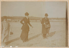 Álbum fotográfico - Passeios no Campo; saltos a cavalo; etc