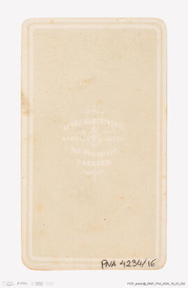 Álbum com retratos de membros das famílias reais europeias