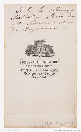 Álbum fotográfico - Álbum de fotografias com retratos de familiares da rainha D. Maria Pia