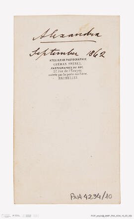 Álbum com retratos de membros das famílias reais europeias