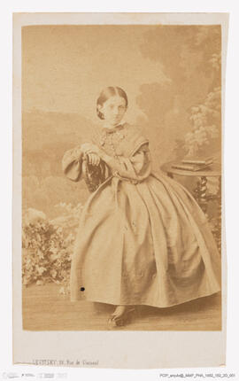 Álbum fotográfico - Álbum de fotografias com retratos de familiares da rainha D. Maria Pia