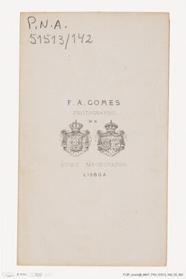 Álbum com retratos de membros das famílias reais