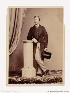 Álbum com retratos de membros das famílias reais