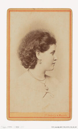 Álbum com retratos de membros das famílias reais