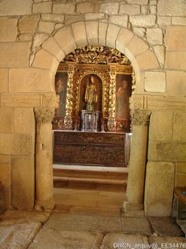 Vista para o altar a capela