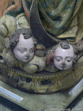 Esculturas em tratamento na oficina da firma Porto - Restauro