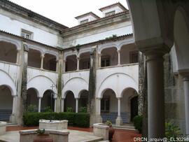 Perspectiva do claustro