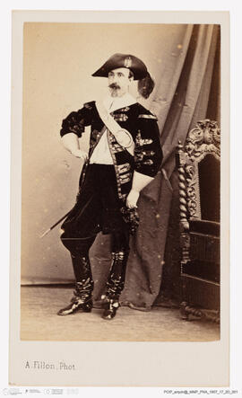 Álbum com fotografias do Baile de Máscaras de Carnaval de Fevereiro de 1865 no Paço Real da Ajuda