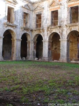 Claustro - Plantação herbácea
