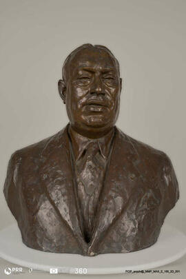 Busto do Comendador Alberto Pimenta Machado
