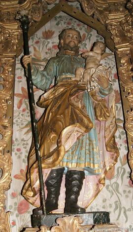 Fotografia do imovel: mobiliario. esculturas, pinturas, elementos arquitectonicos, portas, janelas.