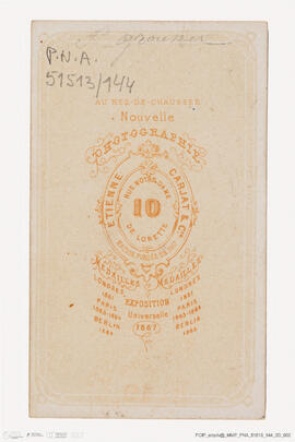 Álbum com retratos de membros das famílias reais