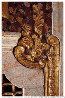 Esponjados e pintura de “pedra fingida” presentes na nave e no coro da igreja do Convento de Sant...