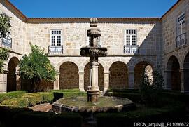 Claustro – Chafariz