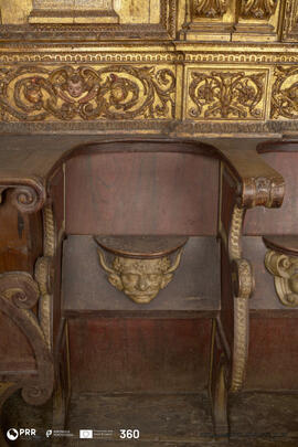 Misericórdia (1ª lado poente,figura humana, nível superior)