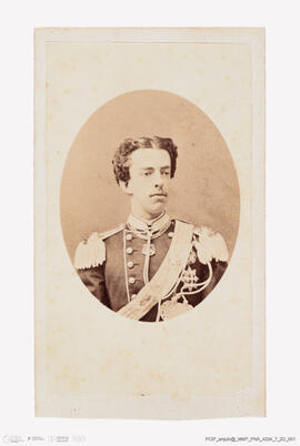 Álbum com retratos de membros das famílias reais europeias