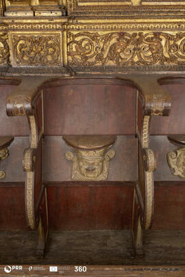 Misericórdia (4ª lado poente,figura humana, nível superior)