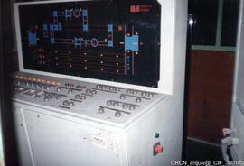 Interior da fábrica - Quadro elétrico da linha de moldação
