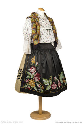 Traje Completo de Festa Feminino