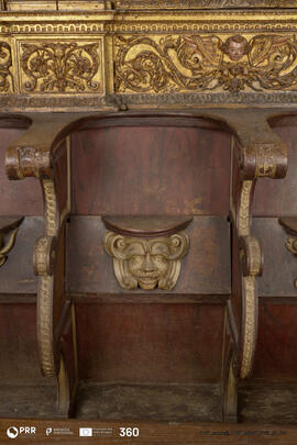 Misericórdia (2ª lado poente,figura humana, nível superior)