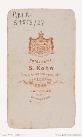 Álbum com retratos de membros das famílias reais