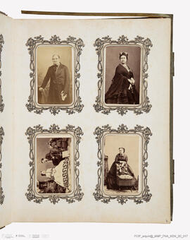 Álbum com retratos de membros das famílias reais europeias